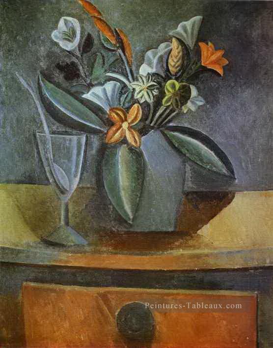 Fleurs dans un cruche gris et verre de vin avec cuillère 1908 cubisme Pablo Picasso Peintures à l'huile